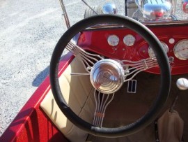 Chrome Aluminum Banjo w/V8 Logo Steering Wheel